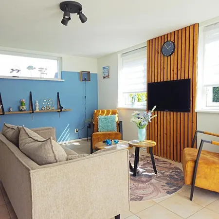 Pristine Beachside Base In Ferienhaus Noordwijk